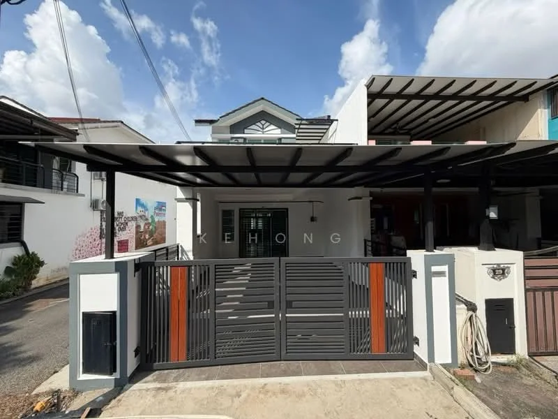 Exterior type: linked terrace house; features: metal gate with wooden accents, car porch with awning, white painted facade, grey roof, two-storey structure, front garden area, windows with grills, entrance door with glass panel, manicured lawn, surrounded by residential buildings; style: modern.