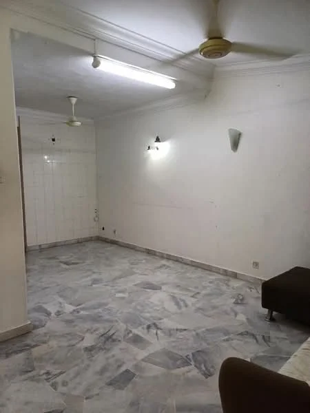 Living features: marble flooring, white painted walls, ceiling with recessed lighting, 2 ceiling fans, wall-mounted light fixtures, corner sofa, empty space, no visible decor.