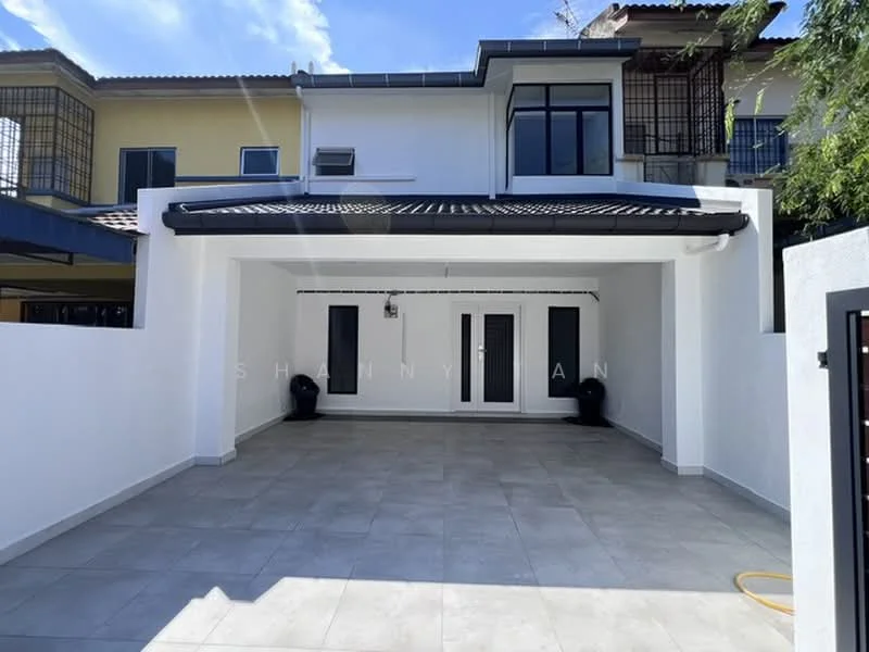 Exterior type: semi-detached house; features: white painted facade, flat roof, two-storey structure, paved driveway, two front doors, outdoor lighting fixture, manicured landscaping, large windows, covered car porch, grey tiled flooring, fenced perimeter; style: modern.