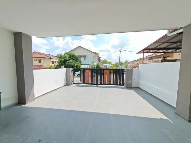 Exterior type: linked terrace house; features: paved flooring, white painted walls, metal gate, surrounding wall, roof overhang, outdoor space, clear sky, residential neighborhood view; style: modern.