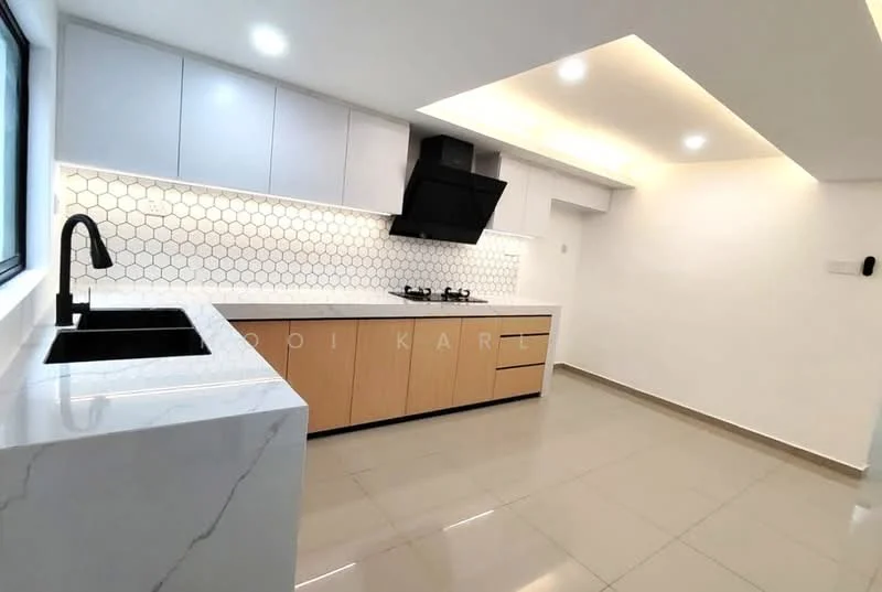Kitchen features: white marble countertop, hexagonal white tile backsplash, light wood cabinetry, black single-bowl stainless-steel sink, black gooseneck faucet, built-in gas hob, black range hood, recessed LED downlights, glossy beige tile flooring, white painted walls, open layout; style: modern.