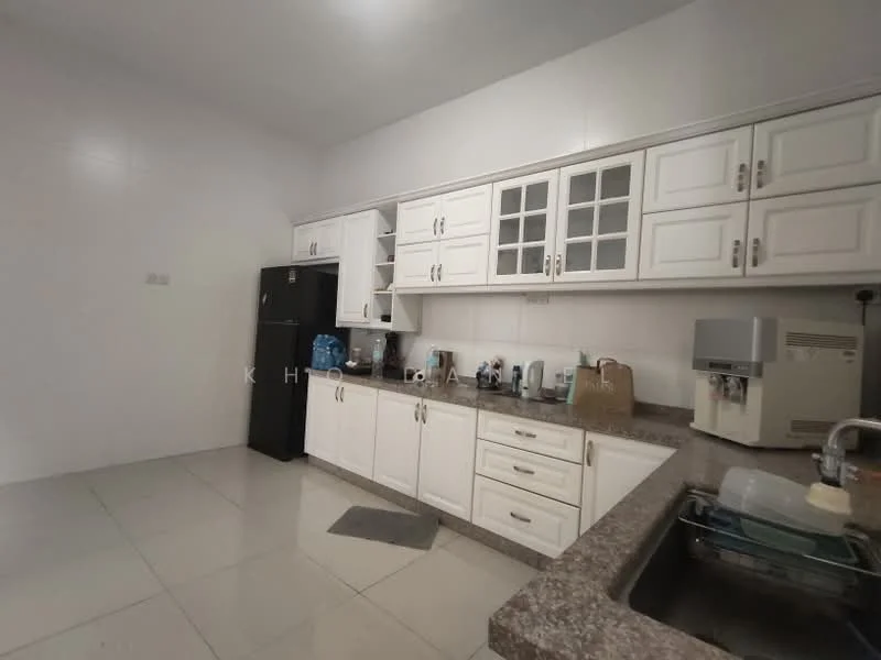 Kitchen features: white shaker cabinets, granite countertop, stainless-steel sink, chrome pull-down faucet, built-in oven, freestanding fridge in black, ceramic tile flooring, white painted walls, glass-front upper cabinets, countertop with overhang for seating, under-sink storage, kitchen appliances visible; style: modern.