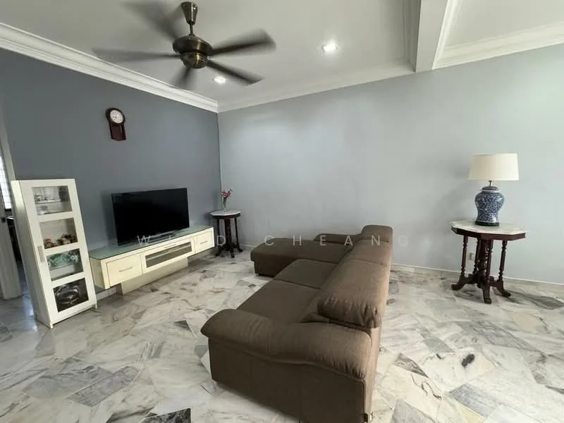 Living features: 3-seater fabric sofa in brown, wall-mounted TV, TV console in white, marble flooring, ceiling fan with light, decorative wall clock, side table with lamp, decorative vase on table, grey painted walls, white ceiling with crown moulding; style: modern.
