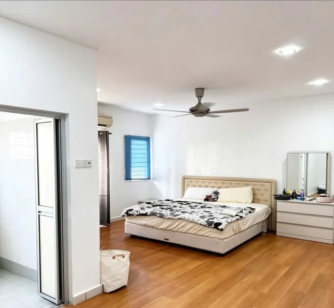 Bedroom features: king-size bed with upholstered headboard, bedside table, dressing table with mirror, 3-blade ceiling fan, wooden flooring, white painted walls, floor-to-ceiling window with sheer curtains, built-in wardrobe, air conditioning unit; style: modern. Bathroom features: tiled flooring, white tiled walls, glass shower enclosure, single-sink vanity, mirror above vanity, toilet, window for natural light.