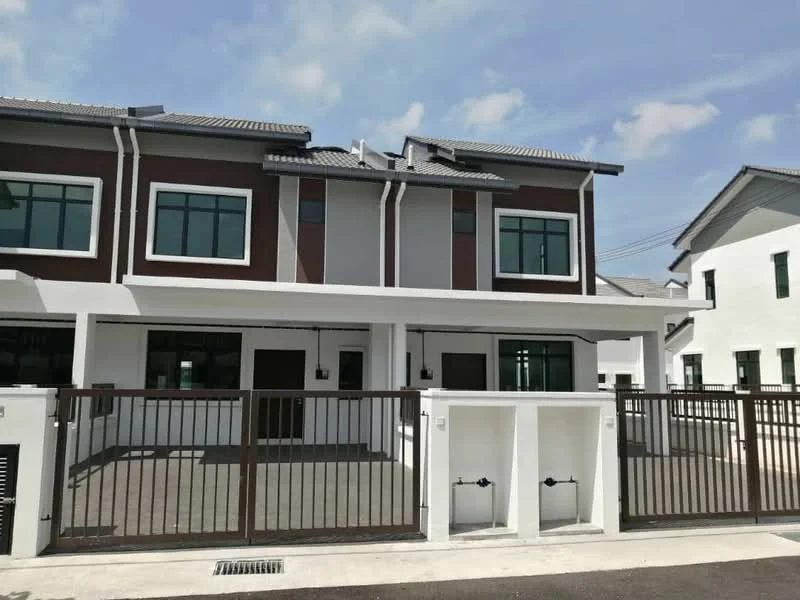 Exterior type: linked terrace house; features: two-storey building, white painted facade, brown accent panels, flat roof, large windows, metal gate, paved driveway, front porch area, manicured landscaping, surrounded by residential area; style: modern.