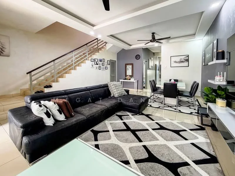 Living features: L-shape sectional sofa in black leather, coffee table, area rug with geometric pattern, wall-mounted TV, TV console, ceiling fan, decorative wall art, sliding glass door, tile flooring, recessed downlights; style: modern. Dining features: 6-seater dining table, upholstered dining chairs, pendant lighting, decorative mirror; style: modern.