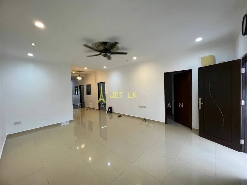 Living features: cream painted walls, polished ceramic tile flooring, 5-blade ceiling fan with light, recessed downlights, door with decorative panel, open layout, multiple power outlets, large windows, neutral color scheme; style: modern.