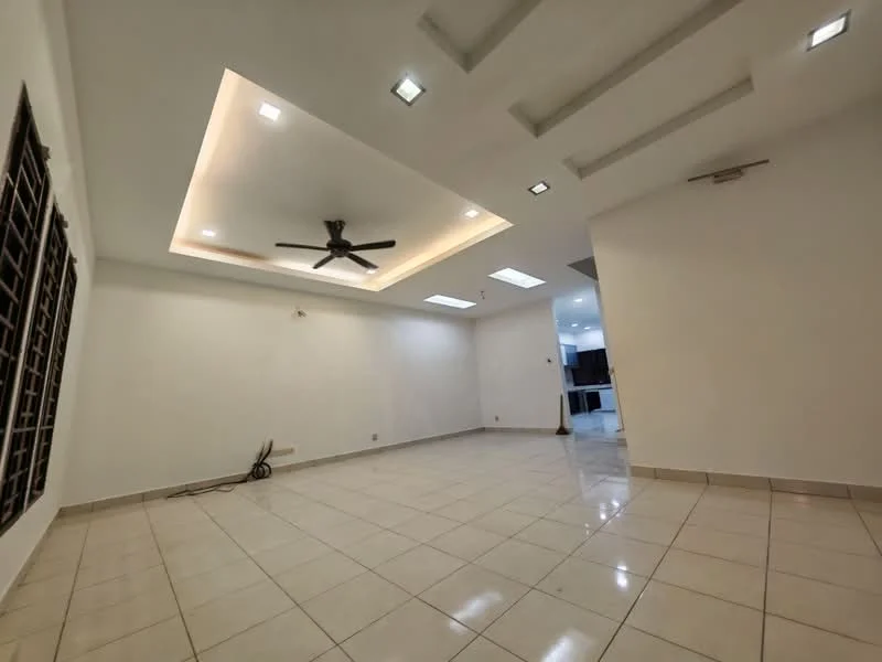 Living features: white painted walls, tile flooring, tray ceiling with recessed lighting, 5-blade ceiling fan, skylights, wall-mounted electrical outlets, open layout to kitchen, neutral color scheme; style: modern.