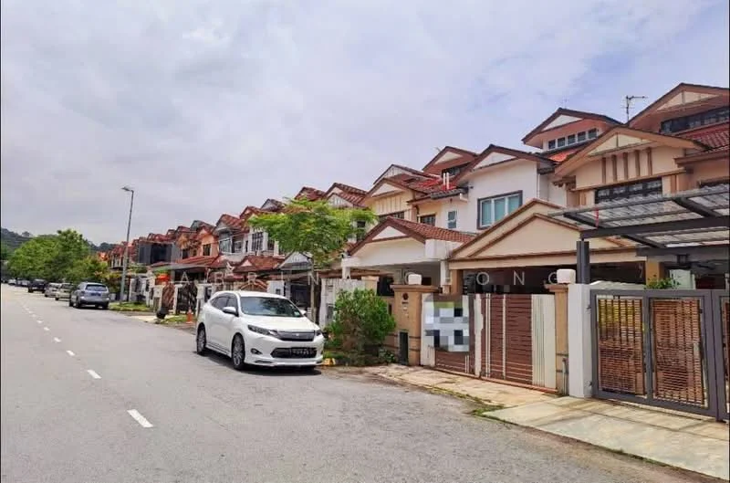 Exterior type: linked terrace house; features: two-storey linked terrace houses, red tiled pitched roofs, cream painted facade, front porches, manicured lawns, driveways, street view, sidewalk, street lighting, surrounding greenery; style: modern.