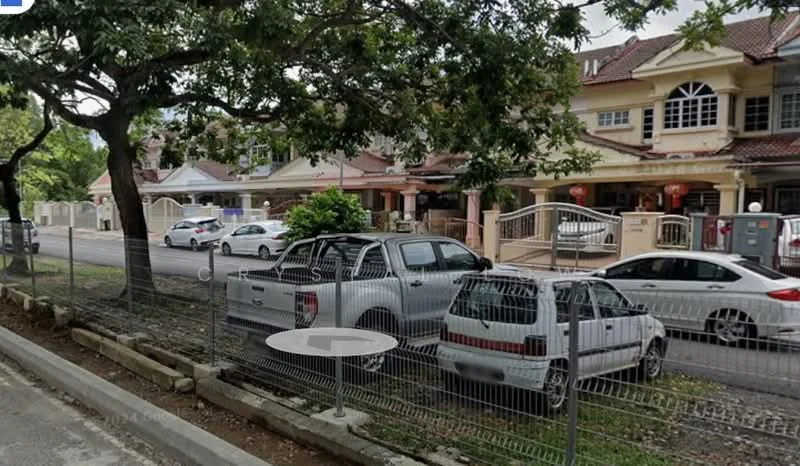 Exterior type: linked terrace house; features: two-storey linked terrace houses, white painted facade, gated entrance, manicured lawn, paved driveway, fence along the property line, mature trees, parking spaces visible, street view with vehicles, surrounded by residential area; style: modern.
