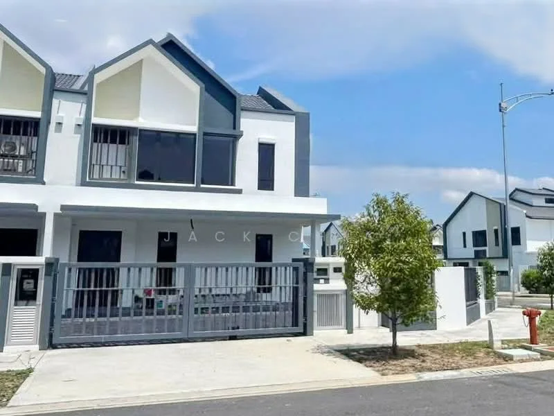 Bandar Serenia, Bandar Serenia, Dengkil