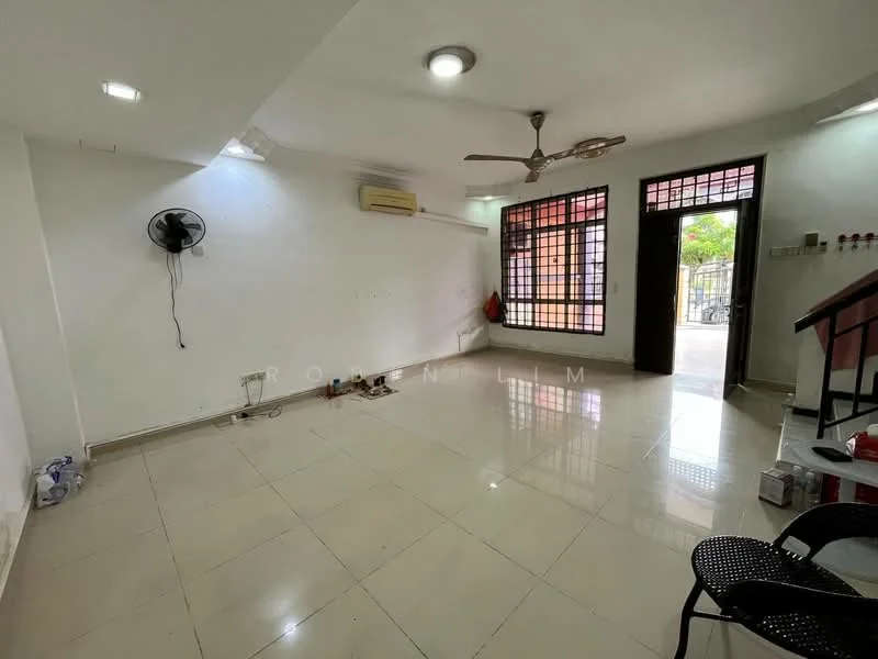 Living features: white painted walls, glossy ceramic tile flooring, ceiling fan, wall-mounted air conditioning unit, large windows with grid pattern, natural light from windows, open layout, corner space for furniture, minimalist decor; style: modern; view: garden.