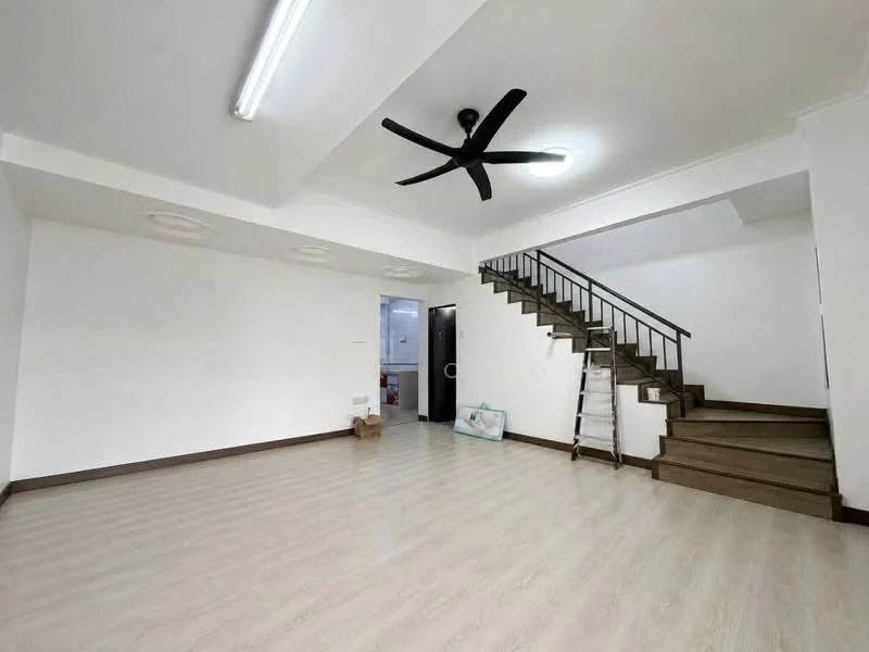 Living features: laminate flooring, white painted walls, 5-blade ceiling fan with light, recessed downlights, staircase with wooden steps, open layout, doorway leading to kitchen, large windows for natural light; style: modern.