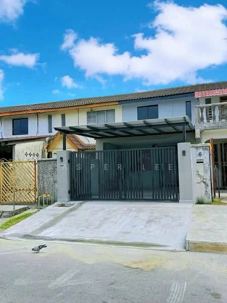 Exterior type: linked terrace house; features: grey painted facade, metal gate, car porch with awning, concrete driveway, single-storey, manicured lawn, surrounded by residential buildings, sliding glass door, roof overhang, front yard; style: modern.