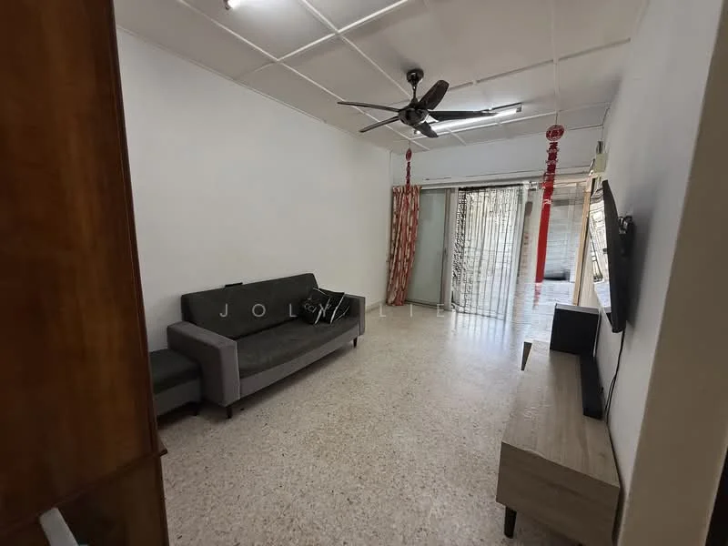 Living features: 3-seater fabric sofa in grey, ceiling fan with light, wall-mounted TV, TV console, sliding glass door, floor-to-ceiling windows, curtains with floral pattern, textured flooring, decorative wall lanterns; style: modern.