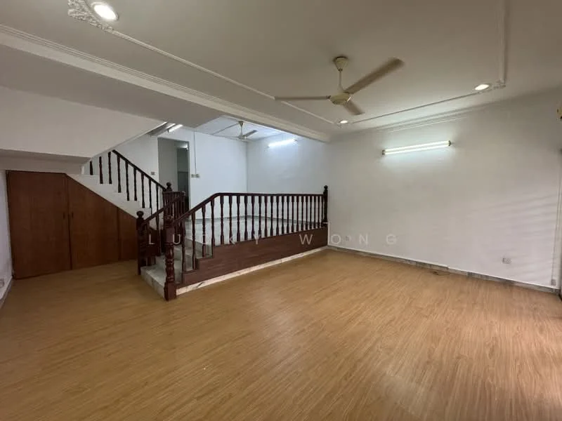 Living features: laminate flooring, white painted walls, ceiling fan, staircase with wooden railing, recessed downlights, large windows, open layout, natural light; style: modern.
