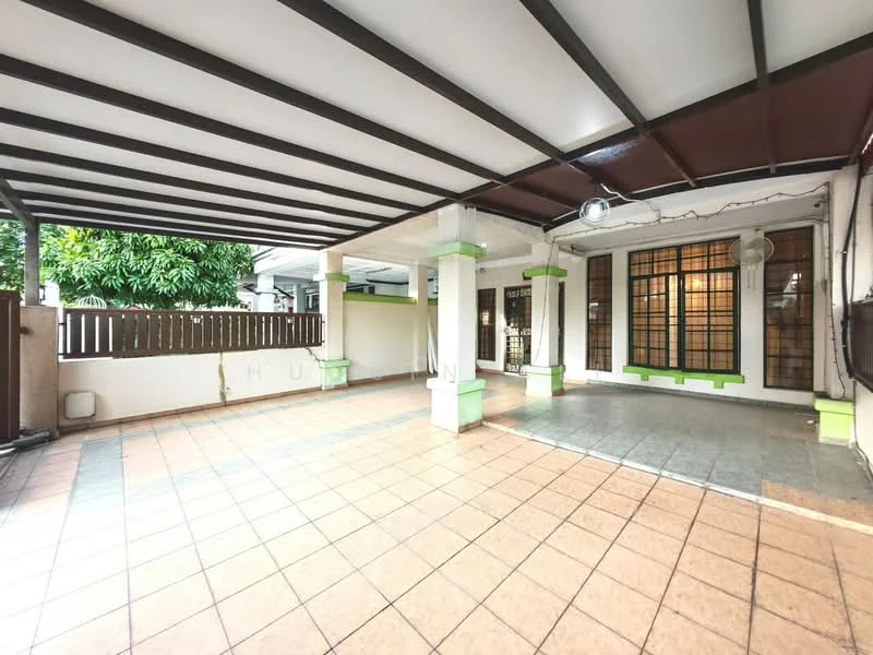 Exterior type: linked terrace house; features: tiled flooring, covered patio, wooden fence, green accent trim, multiple columns, large windows, exposed beams, landscaped greenery, outdoor lighting; style: traditional.
