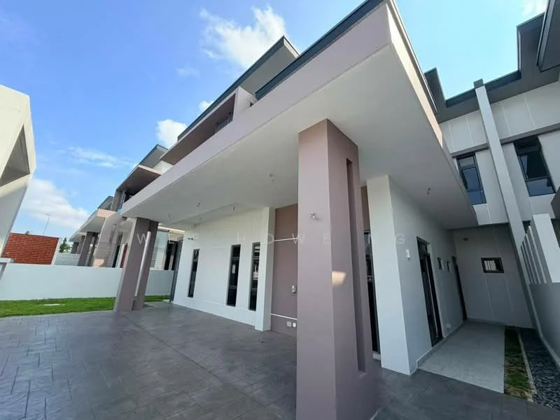 Exterior type: linked terrace house; features: flat roof, cream painted facade, grey accent wall, manicured lawn, stone-paved walkway, multiple windows, outdoor patio area, concrete columns, modern architectural design; style: modern.