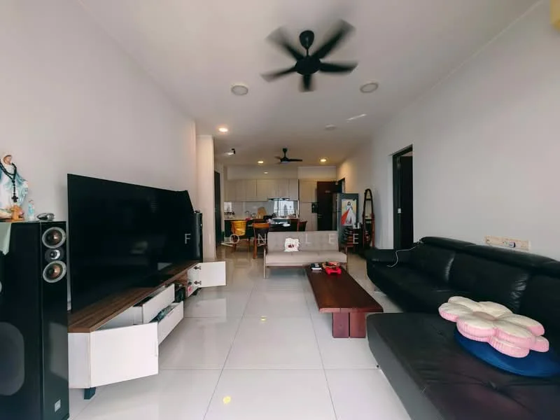 Living features: black leather sofa, 3-seater sofa, wood coffee table, TV console, large flat-screen TV, white painted walls, glossy white tile flooring, ceiling fan, wall-mounted air conditioning unit, decorative wall clock, open layout to kitchen, area rug; style: modern.