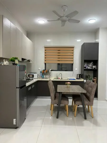 Kitchen features: white cabinets with flat-panel design, dark grey cabinets, stainless-steel fridge, single-bowl stainless-steel sink, chrome pull-down faucet, white countertop, ceramic tile backsplash, 4-burner gas hob, built-in oven, pendant light, ceiling fan, dining table with grey upholstered chairs, window with wooden blinds, recessed LED downlights, open shelving; style: modern.