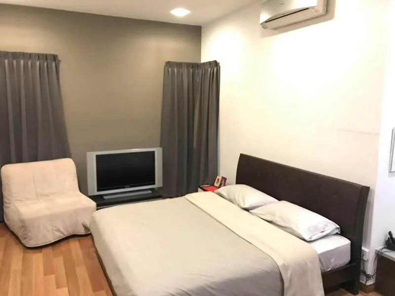 Bedroom features: king-size bed with grey upholstered headboard, white bedding, 2 bedside lamps, wooden flooring, wall-mounted TV, 1 armchair in cream fabric, grey curtains, wall-mounted air conditioning unit, recessed ceiling lights, accent wall in dark grey; style: modern.