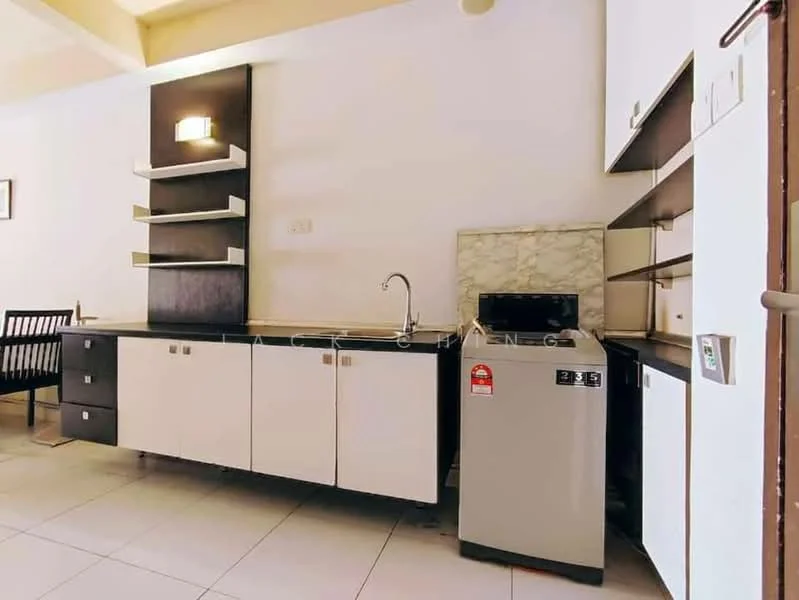 Kitchen features: white shaker cabinets, black lower cabinets, marble backsplash, single-bowl stainless-steel sink, chrome pull-down faucet, built-in countertop, freestanding fridge, ceramic tile flooring, recessed downlights, open shelving, wall-mounted light fixture; style: modern.