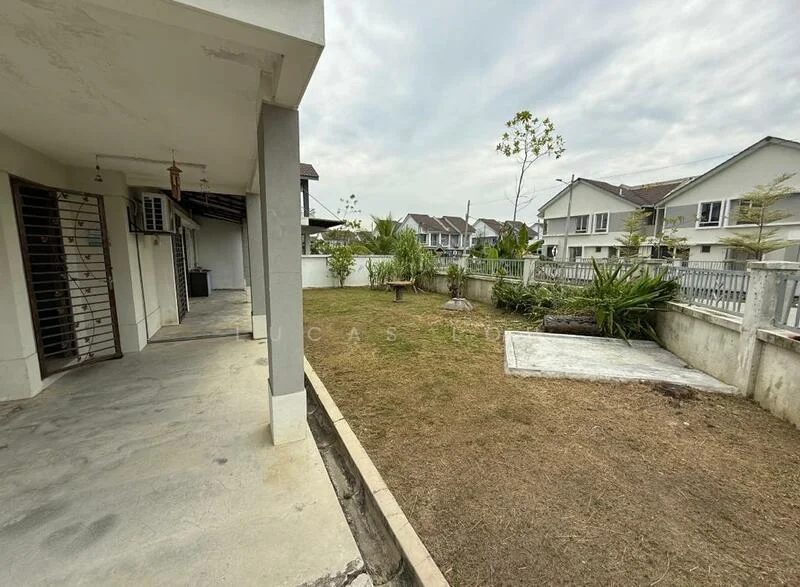 Exterior type: linked terrace house; features: manicured lawn, paved walkway, garden area with plants, fenced perimeter, concrete patio, single-storey, surrounded by residential buildings; style: modern.