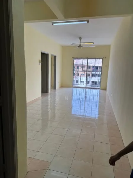Living features: cream painted walls, glossy tile flooring, 5-blade ceiling fan, sliding glass door, floor-to-ceiling windows, natural light, neutral color scheme, open layout; style: modern; view: city.