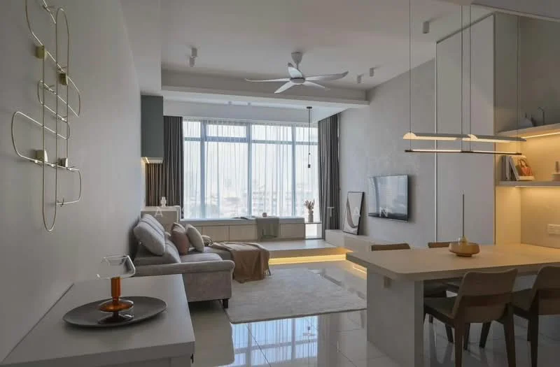 Living features: grey fabric sofa, coffee table, wall-mounted TV, area rug, 5-blade ceiling fan with light, floor-to-ceiling windows, sheer curtains, decorative wall art, recessed lighting, light wood dining table, upholstered dining chairs, open shelving with decor; style: modern; view: city.