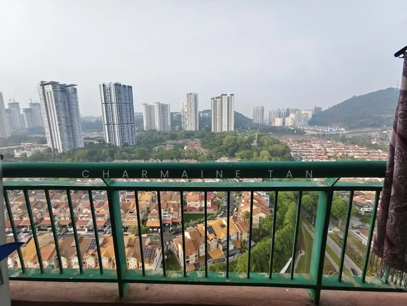 Room view: city.