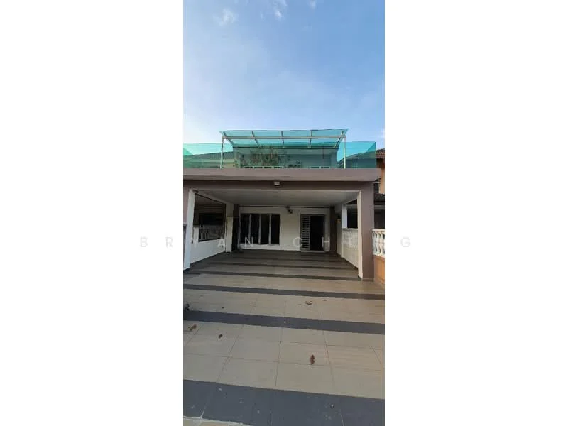 Exterior type: detached bungalow; features: glass balcony, open terrace, large sliding glass doors, porch area, tiled flooring, white painted facade, overhang roof, exposed columns, manicured landscaping, outdoor lighting; style: modern.
