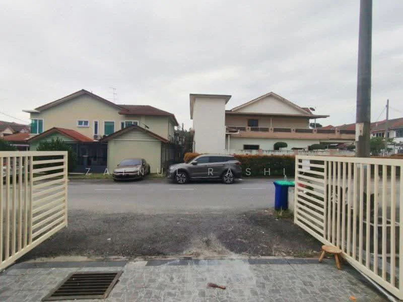 Exterior type: linked terrace house; features: two-storey linked terrace houses, white painted facade, red tiled roof, manicured hedges, paved driveway, street view, front yard with low fence, visible parked cars; style: modern.