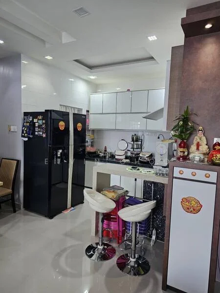 Kitchen features: white cabinetry, black refrigerator, stainless-steel sink, chrome pull-down faucet, black countertop, white tiled backsplash, built-in oven, 4-burner gas hob, bar stools, decorative items on countertop, recessed downlights, glossy floor tiles; style: modern.