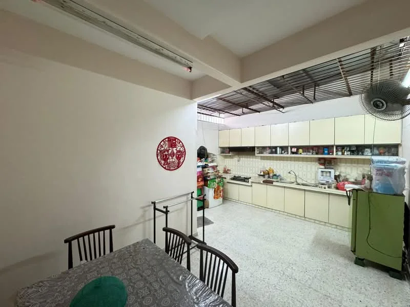 Kitchen features: light-colored cabinetry, countertop with sink, stainless-steel appliances, built-in oven, freestanding range oven, refrigerator, tile backsplash, ceiling fan, dining table with chairs, granite countertop, flooring with speckled pattern, wall-mounted storage, open shelving.