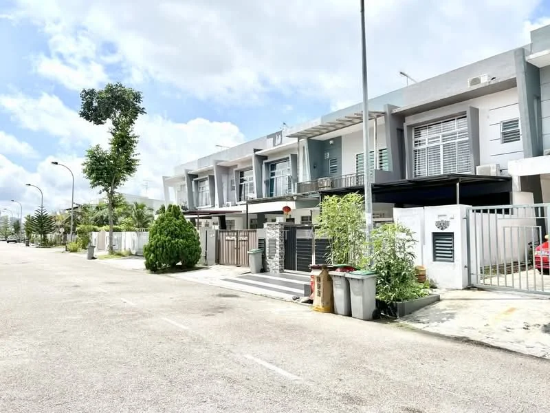 Exterior type: linked terrace house; features: two-storey linked terrace houses, grey and white painted facade, recessed balconies, manicured landscaping, paved driveway, fenced front yard, street view with palm trees, gated entrance, visible parking spaces; style: modern.