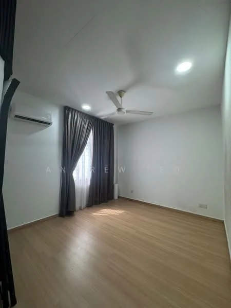 Room features: light wood laminate flooring, white painted walls, recessed downlights, 5-blade ceiling fan, floor-to-ceiling window with sheer curtains, wall-mounted split AC; style: modern.