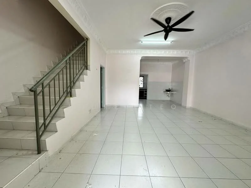 Living features: white painted walls, ceramic tile flooring, 5-blade ceiling fan with light, crown moulding, staircase with metal railing, window with natural light, open layout, neutral color scheme; style: modern.
