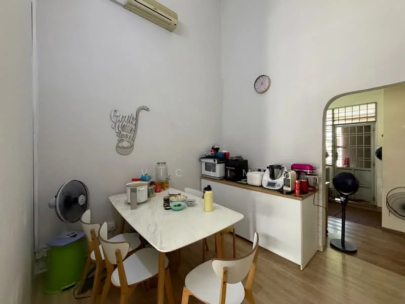 Kitchen features: white painted walls, laminate flooring, ceiling fan, round dining table, 4 wooden dining chairs, microwave, built-in oven, stainless-steel kettle, blender, toaster, white cabinetry, wall clock, open shelving; style: modern.