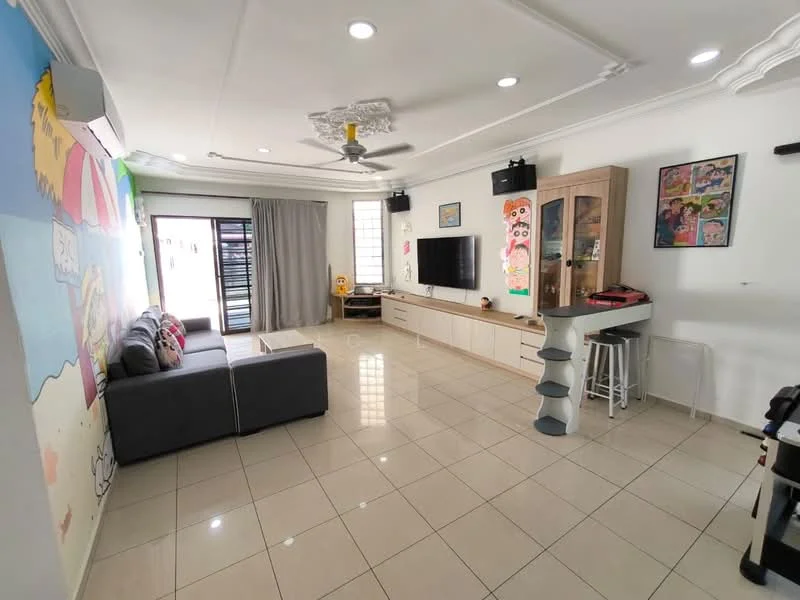 Living features: grey fabric sofa, 3-seater sofa, wall-mounted TV, TV console, light-colored wooden cabinetry, ceiling fan with light, recessed downlights, glossy tile flooring, decorative wall art, curtains, sliding glass door, open layout; style: modern.