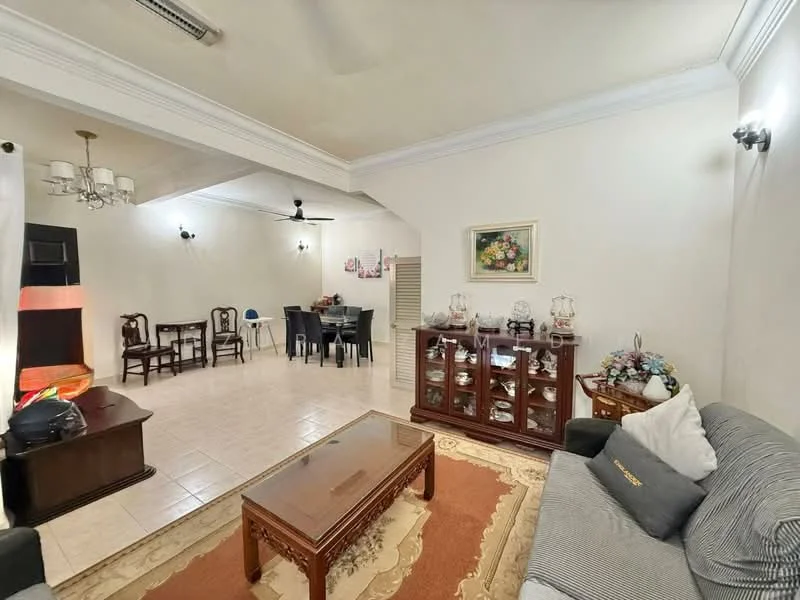 Living features: cream painted walls, white ceiling with crown moulding, ceramic tile flooring, 5-blade ceiling fan, chandelier, 3-seater fabric sofa in grey, wooden coffee table, area rug with geometric pattern, decorative wall art, built-in display cabinet, wall-mounted TV, dining table with 4 chairs, dining table with 6 chairs; style: traditional.