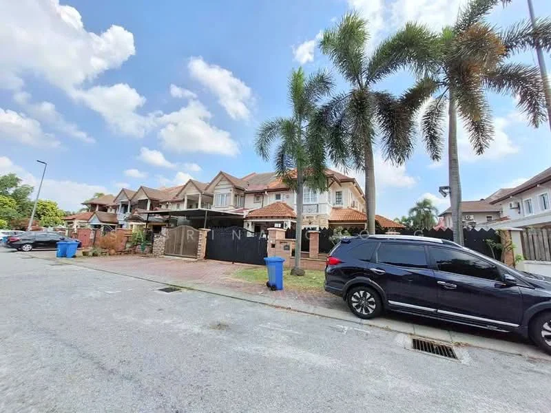Exterior type: linked terrace house; features: two-storey linked terrace houses, red tiled roof, brick facade, manicured lawn, palm trees, paved driveway, blue garbage bins, black SUV parked, street lighting, surrounding greenery; style: modern.