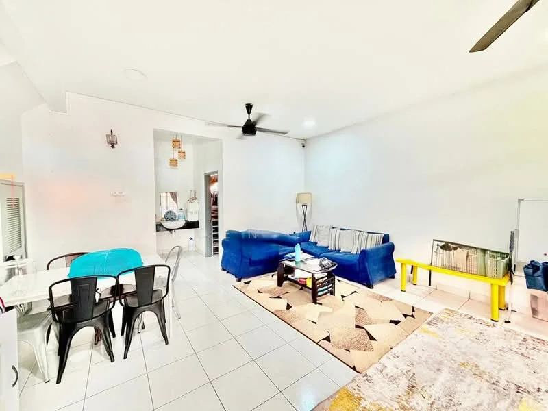 Living features: blue fabric sofa, white and grey striped cushions, area rug with geometric pattern, coffee table, wall-mounted TV, ceiling fan, white painted walls, tile flooring, decorative floor lamp, black dining chairs, dining table with blue tablecloth; style: modern.