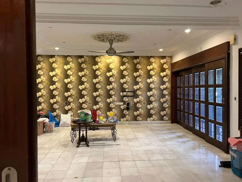 Living features: cream wallpaper with floral pattern, marble tile flooring, tray ceiling, ceiling fan, wooden sliding doors, decorative ceiling rose, wall-mounted TV, coffee table, various decorative items, open space layout; style: traditional.