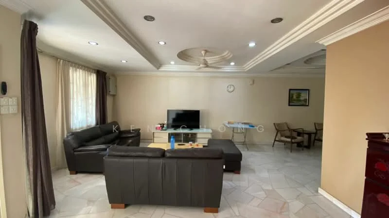 Living features: 3-seater leather sofa in black, 2-seater leather sofa in black, coffee table, wall-mounted TV, TV console, area rug, ceiling fan, recessed downlights, tray ceiling, cream painted walls, marble tile flooring, curtains, decorative wall clock; style: contemporary.