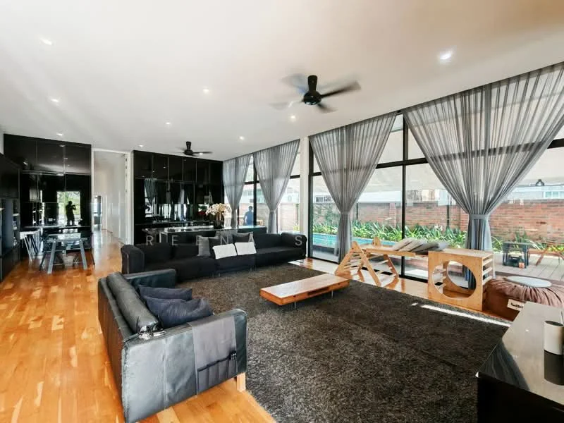 Living features: black leather sofa, 3-seater fabric sofa in grey, coffee table, area rug in dark grey, floor-to-ceiling windows, sheer curtains, black ceiling fan, wooden flooring, decorative wooden elements, wall-mounted TV, dining table with chairs, greenery view from windows; style: modern; view: garden.