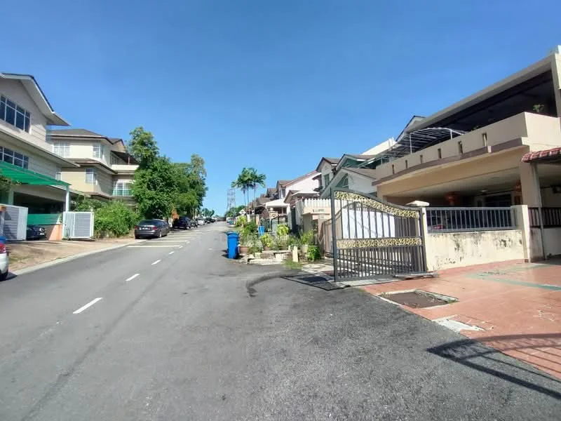 Exterior type: linked terrace house; features: gated entrance, manicured landscaping, paved walkway, driveway, two-storey houses, street view, surrounded by greenery; style: modern.