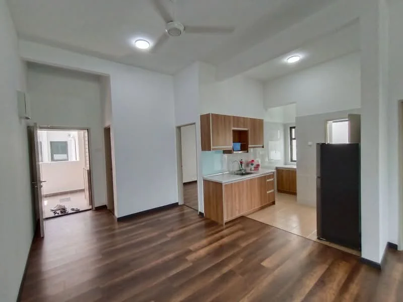 Living features: wooden flooring, white painted walls, ceiling fan, recessed downlights, open layout, large windows, doorway to kitchen, doorway to hallway; style: modern. Kitchen features: wooden cabinetry, stainless-steel fridge, kitchen countertop, sink, stove, tile backsplash, open layout to living area; style: modern. Room features: doorway, white painted walls, wooden flooring.