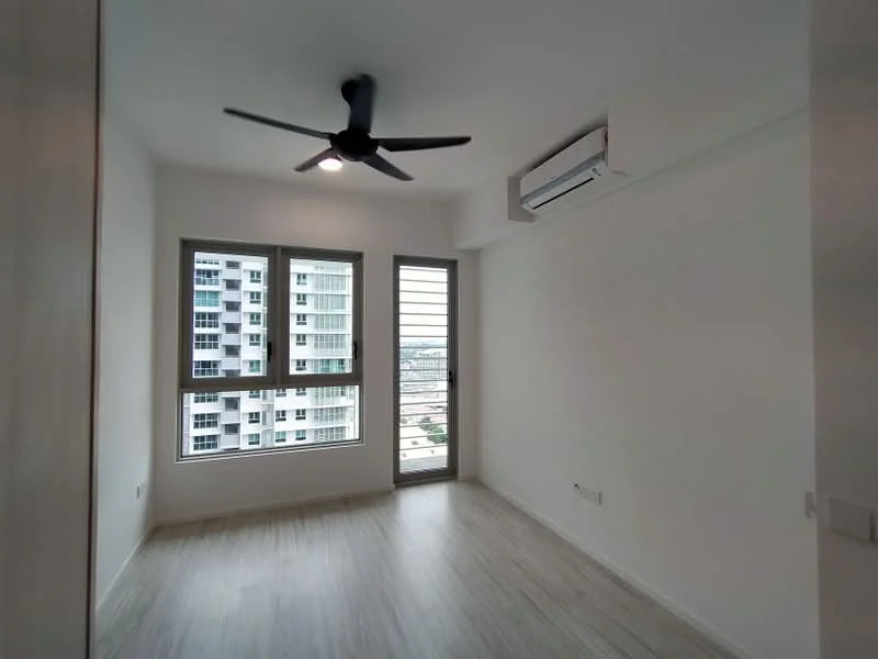 Room features: white painted walls, light wood flooring, 5-blade ceiling fan with light, floor-to-ceiling windows, sliding glass door, window treatments, wall-mounted split AC, city view; style: modern; view: city.