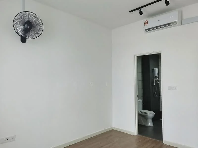 Room features: white painted walls, wooden flooring, 5-blade ceiling fan, wall-mounted split AC, door leading to bathroom, visible bathroom fixtures, track lighting; style: modern.