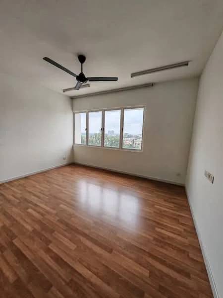 Room features: laminate flooring, white painted walls, 5-blade ceiling fan, floor-to-ceiling windows, city view; style: modern; view: city.